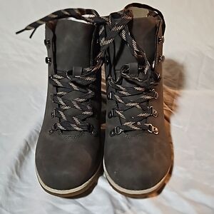 New Light Grey Boot.